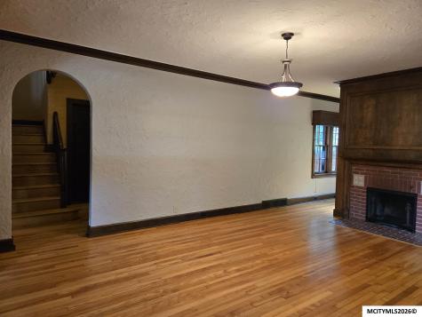 76 N Crescent Drive Mason City IA 50401