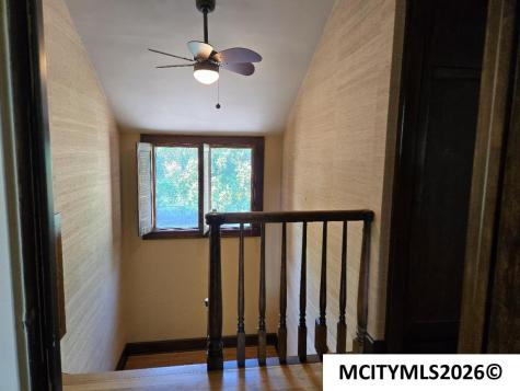 76 N Crescent Drive Mason City IA 50401