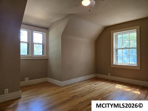 76 N Crescent Drive Mason City IA 50401