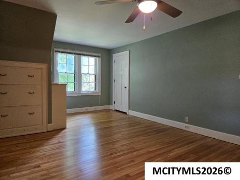 76 N Crescent Drive Mason City IA 50401