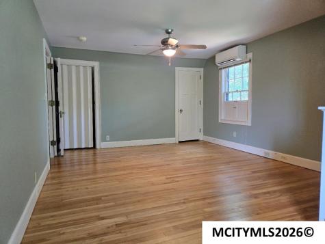 76 N Crescent Drive Mason City IA 50401