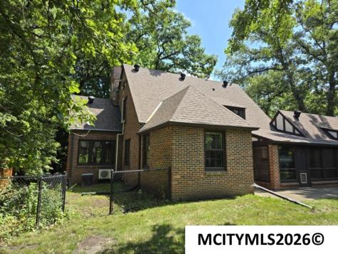 76 N Crescent Drive Mason City IA 50401