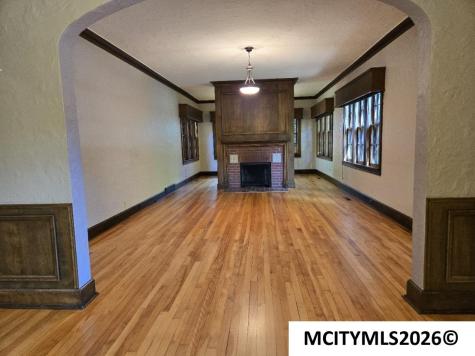 76 N Crescent Drive Mason City IA 50401