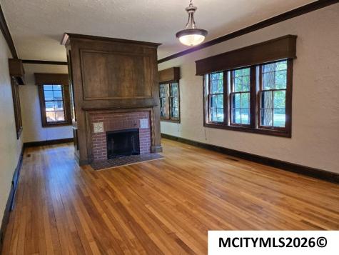76 N Crescent Drive Mason City IA 50401