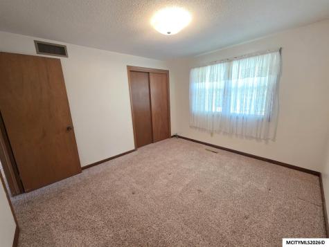 425 27th Street SW Mason City IA 50401