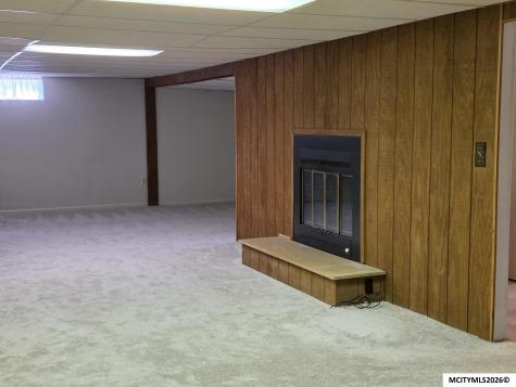425 27th Street SW Mason City IA 50401