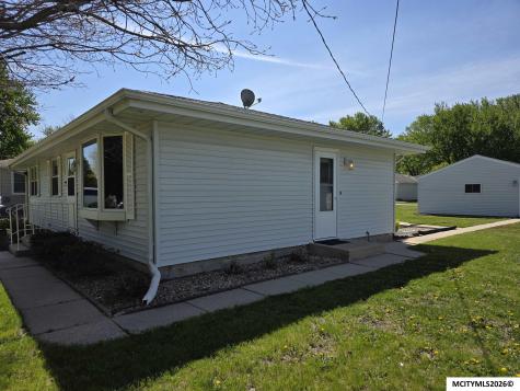 425 27th Street SW Mason City IA 50401