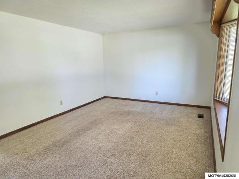 425 27th Street SW Mason City IA 50401