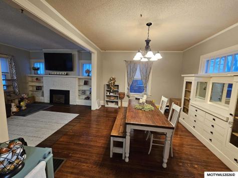 106 10th NW Mason City IA 50401