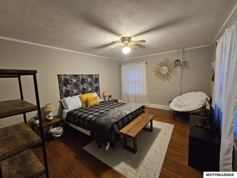106 10th NW Mason City IA 50401