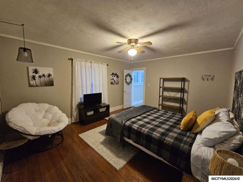 106 10th NW Mason City IA 50401