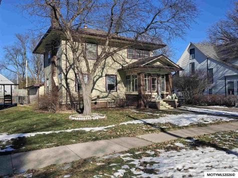106 10th NW Mason City IA 50401