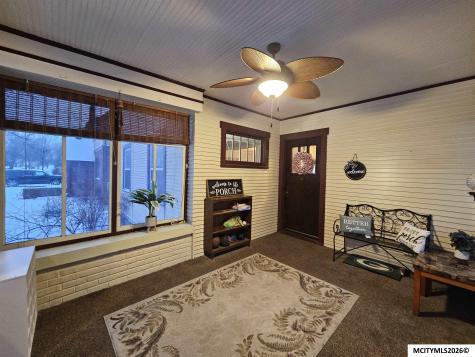 106 10th NW Mason City IA 50401