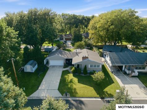 311 19th Street W Clear Lake IA 50428