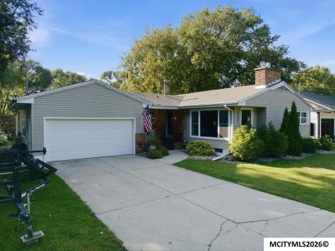 311 19th Street W Clear Lake IA 50428