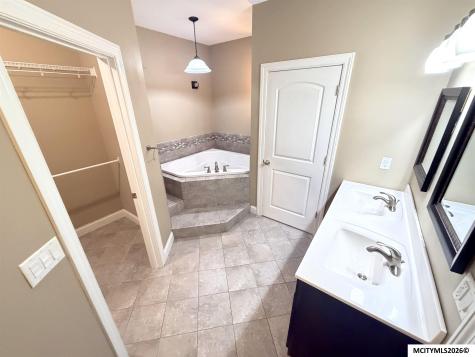 904 Poplar Street Osage IA 50461