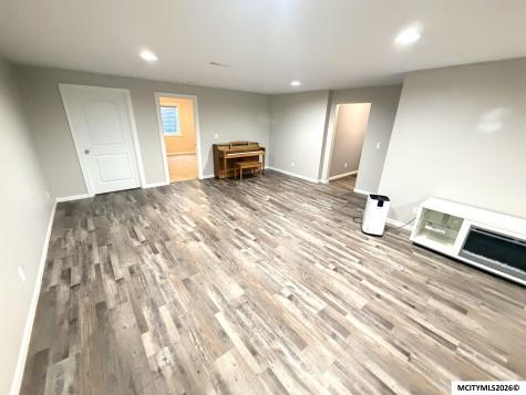 904 Poplar Street Osage IA 50461