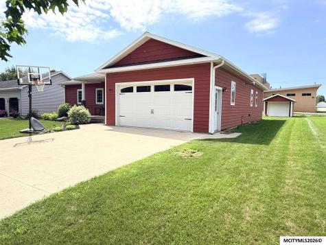 904 Poplar Street Osage IA 50461