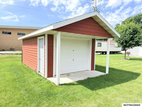 904 Poplar Street Osage IA 50461