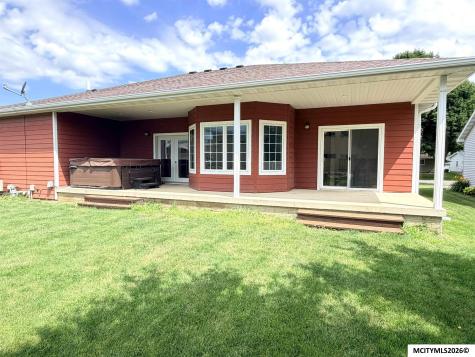 904 Poplar Street Osage IA 50461