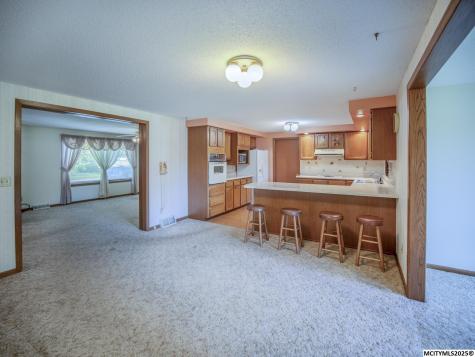 319 S Lincoln Sheffield IA 50475