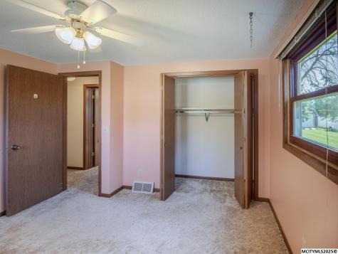 319 S Lincoln Sheffield IA 50475