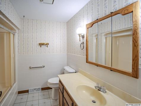 319 S Lincoln Sheffield IA 50475