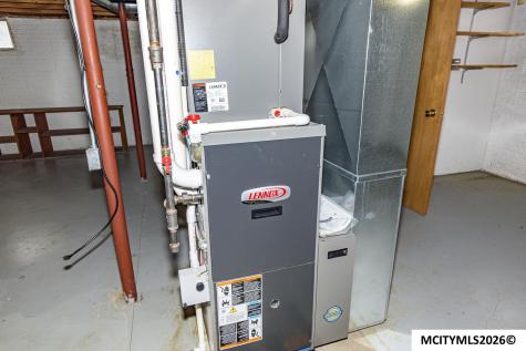 319 S Lincoln Sheffield IA 50475