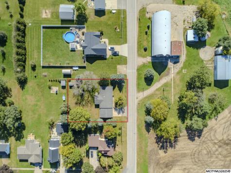 319 S Lincoln Sheffield IA 50475