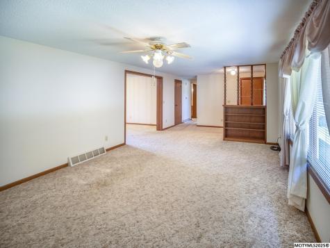 319 S Lincoln Sheffield IA 50475