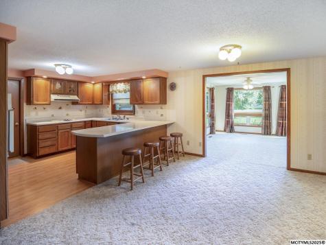 319 S Lincoln Sheffield IA 50475