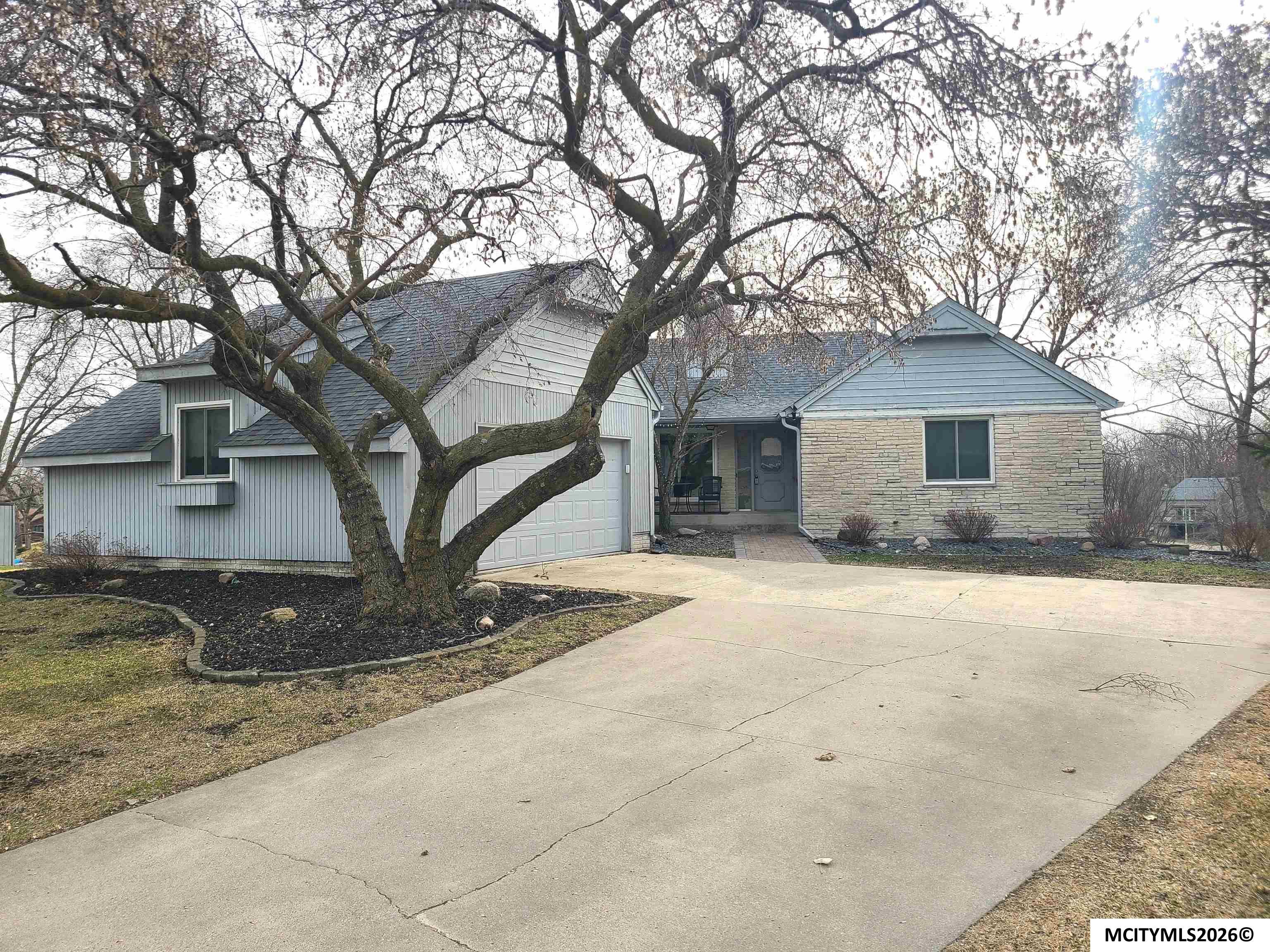 11 Knollwood Court Mason City IA 50401