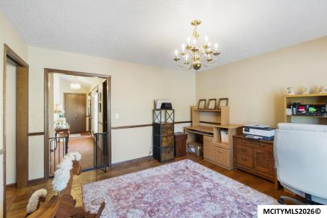 11 Knollwood Court Mason City IA 50401