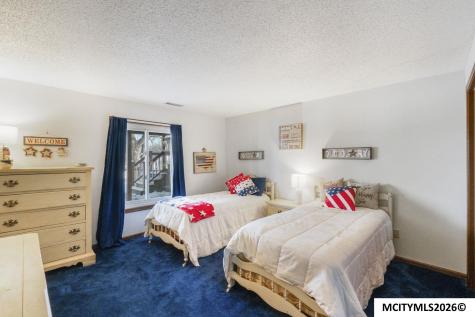 11 Knollwood Court Mason City IA 50401