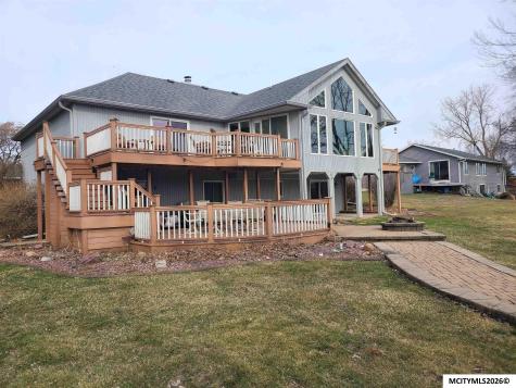 11 Knollwood Court Mason City IA 50401