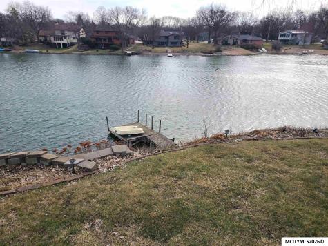 11 Knollwood Court Mason City IA 50401