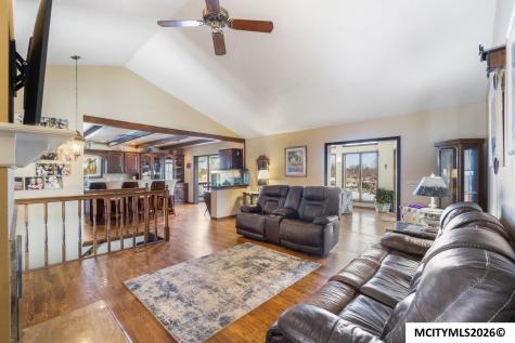 11 Knollwood Court Mason City IA 50401