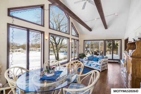 11 Knollwood Court Mason City IA 50401
