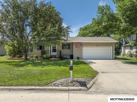 22 Charlestown Square Mason City IA 50401