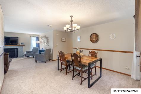 22 Charlestown Square Mason City IA 50401