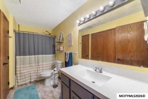22 Charlestown Square Mason City IA 50401