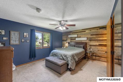 22 Charlestown Square Mason City IA 50401