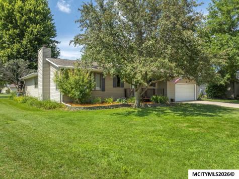 22 Charlestown Square Mason City IA 50401