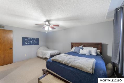 22 Charlestown Square Mason City IA 50401