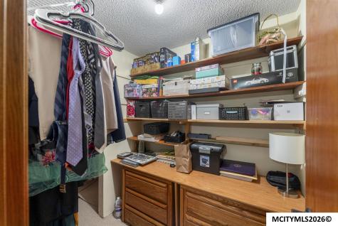 22 Charlestown Square Mason City IA 50401