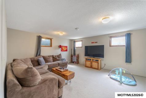 22 Charlestown Square Mason City IA 50401