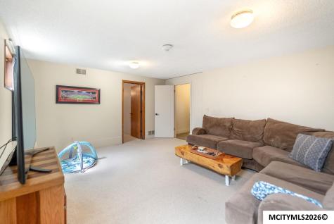 22 Charlestown Square Mason City IA 50401