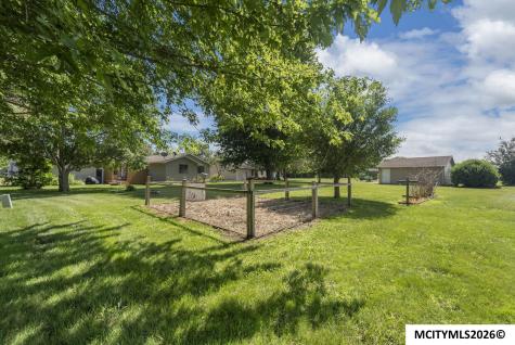 22 Charlestown Square Mason City IA 50401