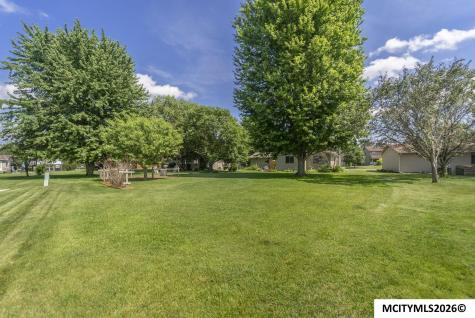 22 Charlestown Square Mason City IA 50401