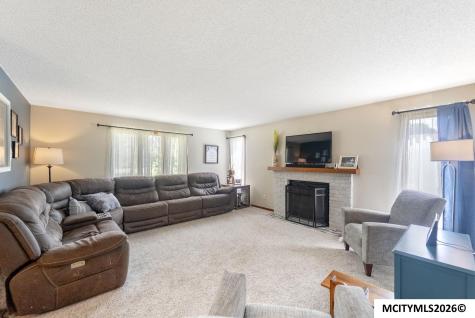 22 Charlestown Square Mason City IA 50401